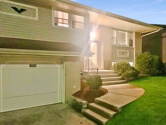 17015 Magnolia Dr, Hazel Crest, IL 60429