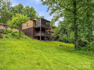 128 View de Lake Dr, Etowah, NC 28729