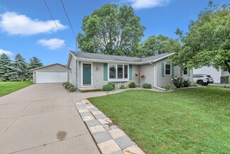 945 Marquette St, Menasha, WI 54952