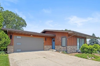 204 W Indiana St, Lake City, MN 55041