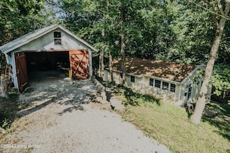 3085 Centerview Rough River Ln, Hudson, KY 40145