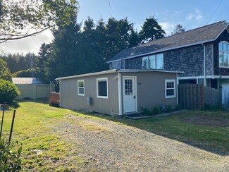 681 SE Neptune Ave, Lincoln City, OR 97367