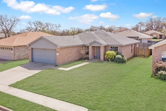8028 Sartain Dr, Fort Worth, TX 76120