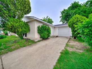 4250 Leland College Dr, Dallas, TX 75241