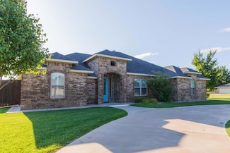 100 N Pratt St, Claude, TX 79019
