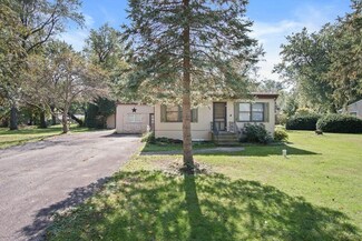 5384 E Saugana Trail, Rolling Prairie, IN 46371