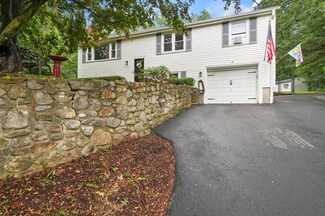 16 Pine Ridge Dr, Ayer, MA 01432