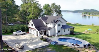 2227 Ted Moore Rd, Dandridge, TN 37725