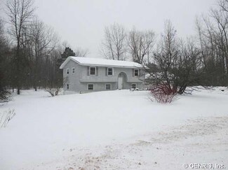 6710 Pratt Rd, Williamson, NY 14589