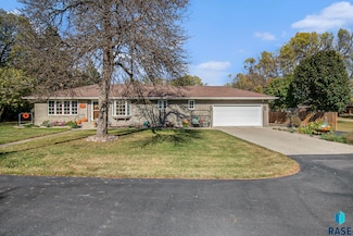 47852 273rd St, Harrisburg, SD 57032