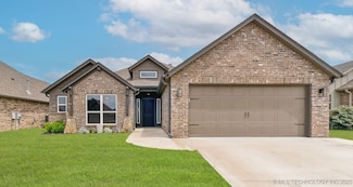 5113 S Walnut Creek Dr, Sand Springs, OK 74063