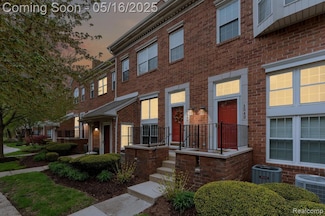 1540 Maryland Club Dr Unit 82, Royal Oak, MI 48067