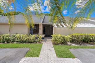 10906 Lake Front Place, Boca Raton, FL 33498