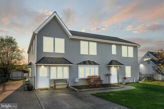 37 Canoebirch Rd, Levittown, PA 19057