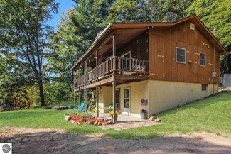 1367 W Sharon Rd SW, Fife Lake, MI 49633