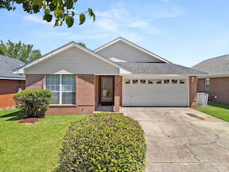 28 Easton St, Cantonment, FL 32533
