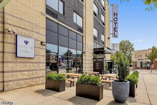 1 Carriage City Plaza Unit 613, Rahway, NJ 07065