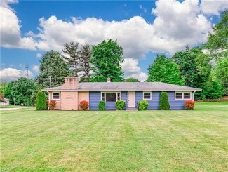 8316 Harmon Dr, MacEdonia, OH 44056