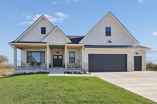 7141 Catalina Ct, Pleasant Hill, IA 50327