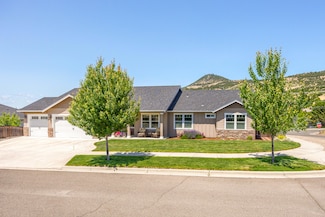 4833 Hathaway Dr, Medford, OR 97504