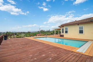 2387 Country Heights Rd, Escondido, CA 92026