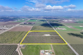 8372 7th Ave, Hanford, CA 93230