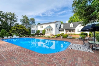6 Curtis Ct, Thomasville, NC 27360