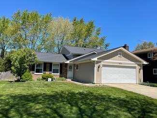 633 Devonshire Ln, Wheaton, IL 60189