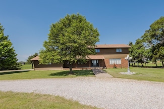1005 N Conway Springs Rd, Conway Springs, KS 67031