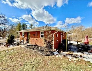 5656 Dupont Rd, Parkersburg, WV 26101