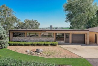 5989 Woodland Dr, Waunakee, WI 53597