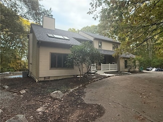 26 Trout Brook Ln, Hope, RI 02831