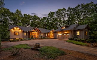 55 Mountain Farms Rd, Signal Mountain, TN 37377