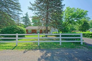 1100 River Rd, Troy, NY 12182