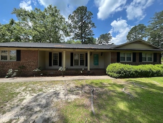 1600 Winding Creek Rd, Elizabethtown, NC 28337