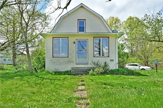 5521 State Route 82, Newton Falls, OH 44444