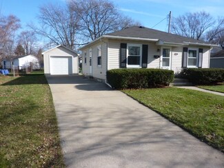 3742 Clover Ln, Madison, WI 53714