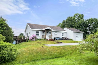 94 Depot St, Waldoboro, ME 04572