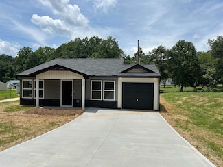 189 Ohio St, Chesnee, SC 29323