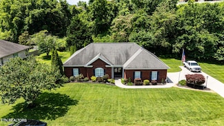 425 Mariner Point Dr, Clinton, TN 37716