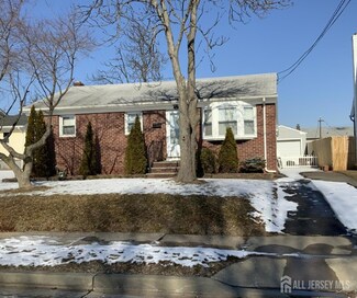 16 Holmes St, Carteret, NJ 07008