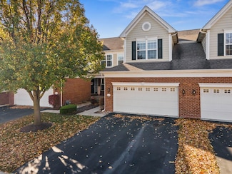 1146 Falcon Ridge Dr, Elgin, IL 60124