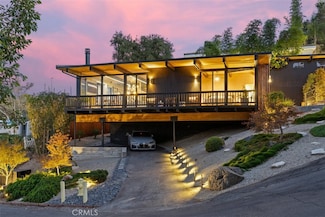 21090 Rios St, Woodland Hills, CA 91364