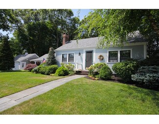 64 Anthony St, South Dartmouth, MA 02748