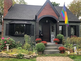 9216 Davison Rd, Davison, MI 48423