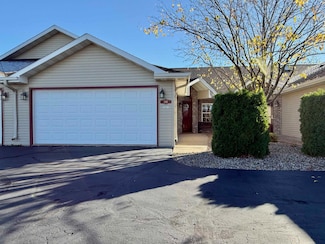 586 N Wisconsin St, Berlin, WI 54923