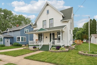 215 Randolph St, Randolph, WI 53956