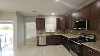 5802 Twisted Pine Ct Unit E, Houston, TX 77039