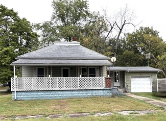 109 W Willow St, Sorento, IL 62086
