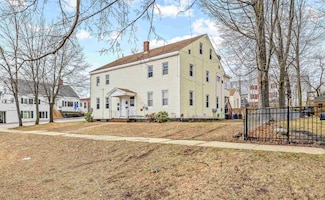 17 Broad St, Somersworth, NH 03878